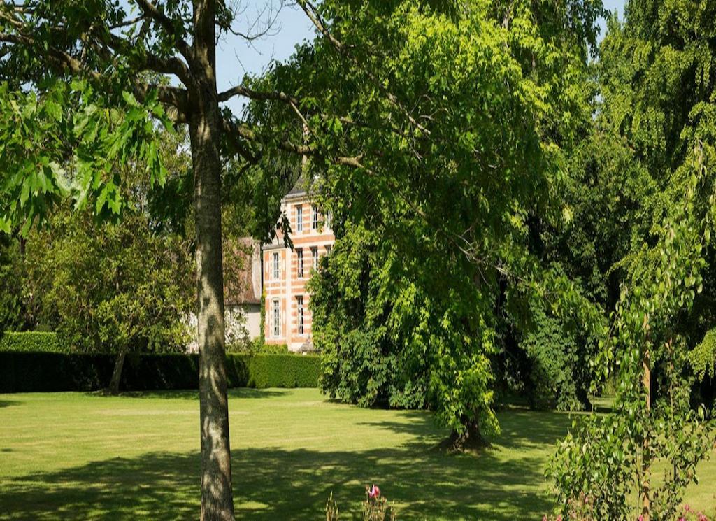 Chateau De Beneauville Bed and Breakfast Petiville  Zewnętrze zdjęcie
